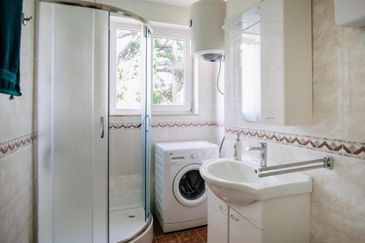 Sunnynest - 3br With Free Parking & Wi-fi, Close To Lapad Bay *