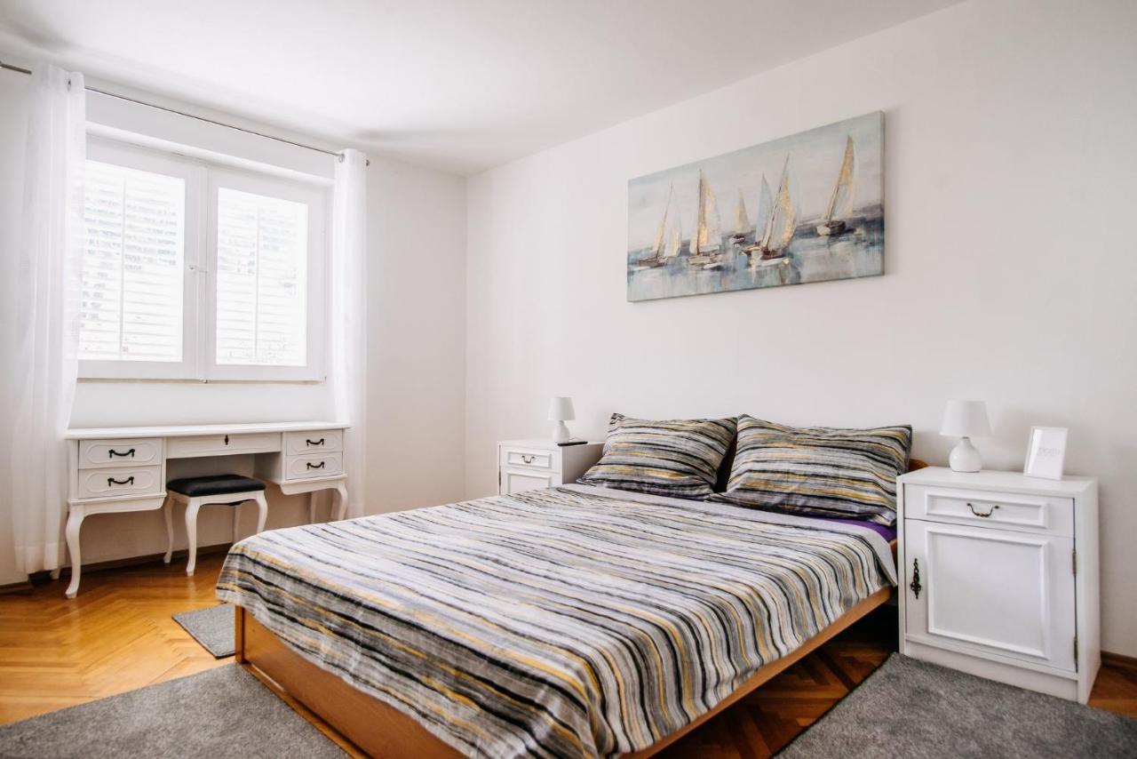 Apartment Sunnynest - 3br With Free Parking & Wi-fi, Close To Lapad Bay *